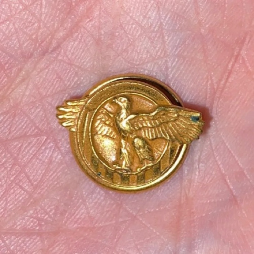 WW2 Honorable Discharge Pin